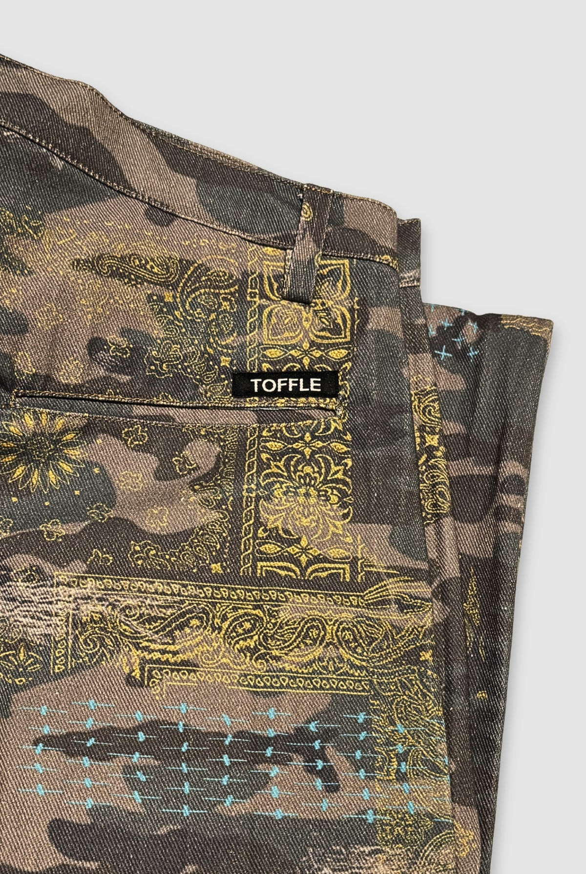 Camo-Paisley Jeans